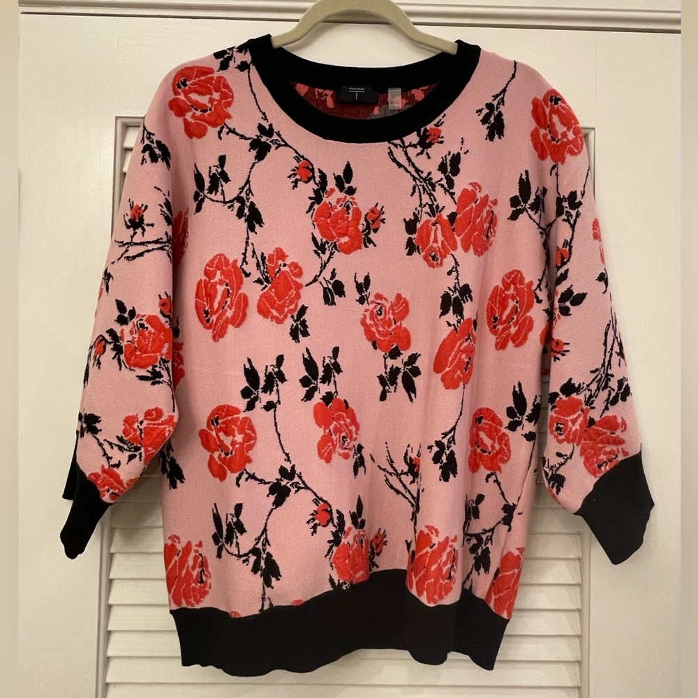 💕❤️Tahari Floral Pink and Black Sweater- Valentine’s Day ❤️💕